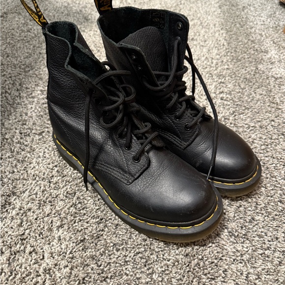 Dr. Martens 1460 Women’s Smooth Leather Lace Up Boots - Picture 2 of 5